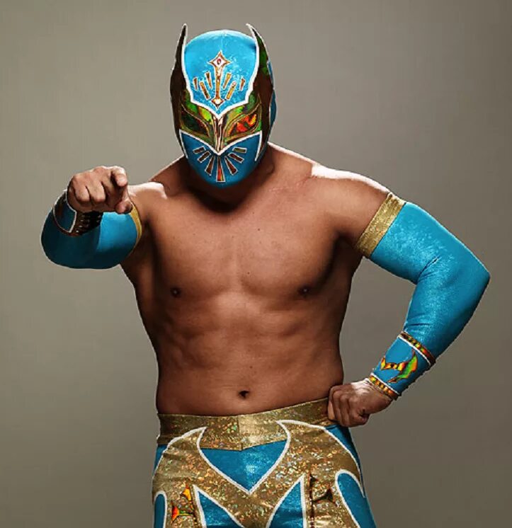 Sin cara. Мистико WWE. Луча Драгонс WWE.