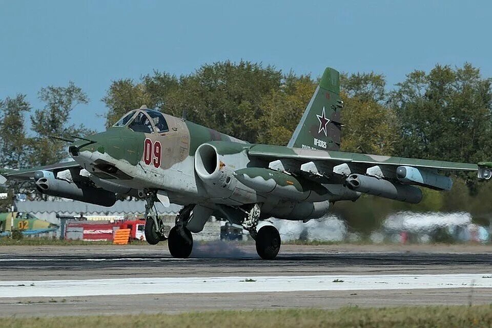 Су 25. Су-25т Штурмовик. Грач самолет Су 25. Штурмовик Су-25 Грач. Самолёт Су-25т.