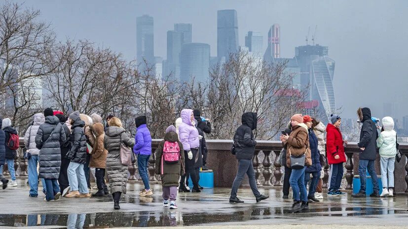 Желтый уровень погодной. Апрель в Москве. Москва сейчас. Желтый уровень погодной опасности в Подмосковье. Жёлтый уровень опасности в Москве.