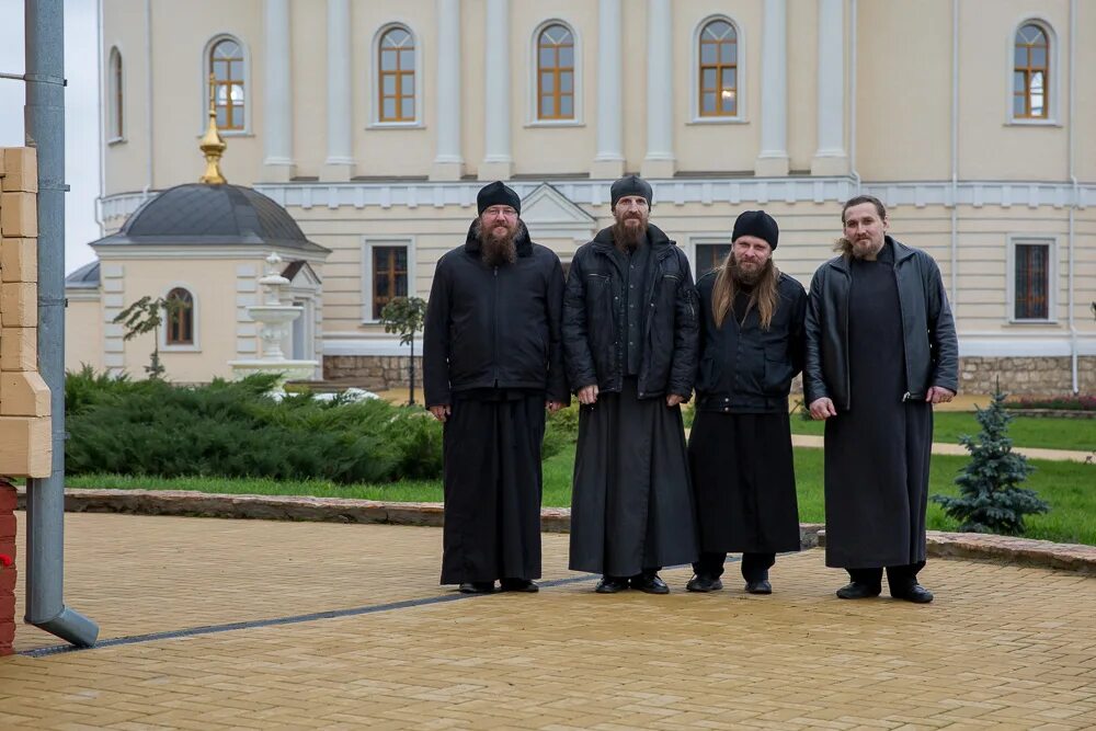 второе благочиние. второе благочиние. владыка рязанский. батюшка александр карпович покровский монастырь. вячеслав дарьин.