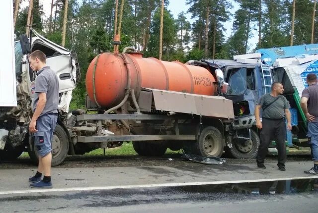 Авария на горьковском шоссе сегодня. Авария на Горьковском шоссе вчера. Авария на Горьковском шоссе вчера в Ногинске.