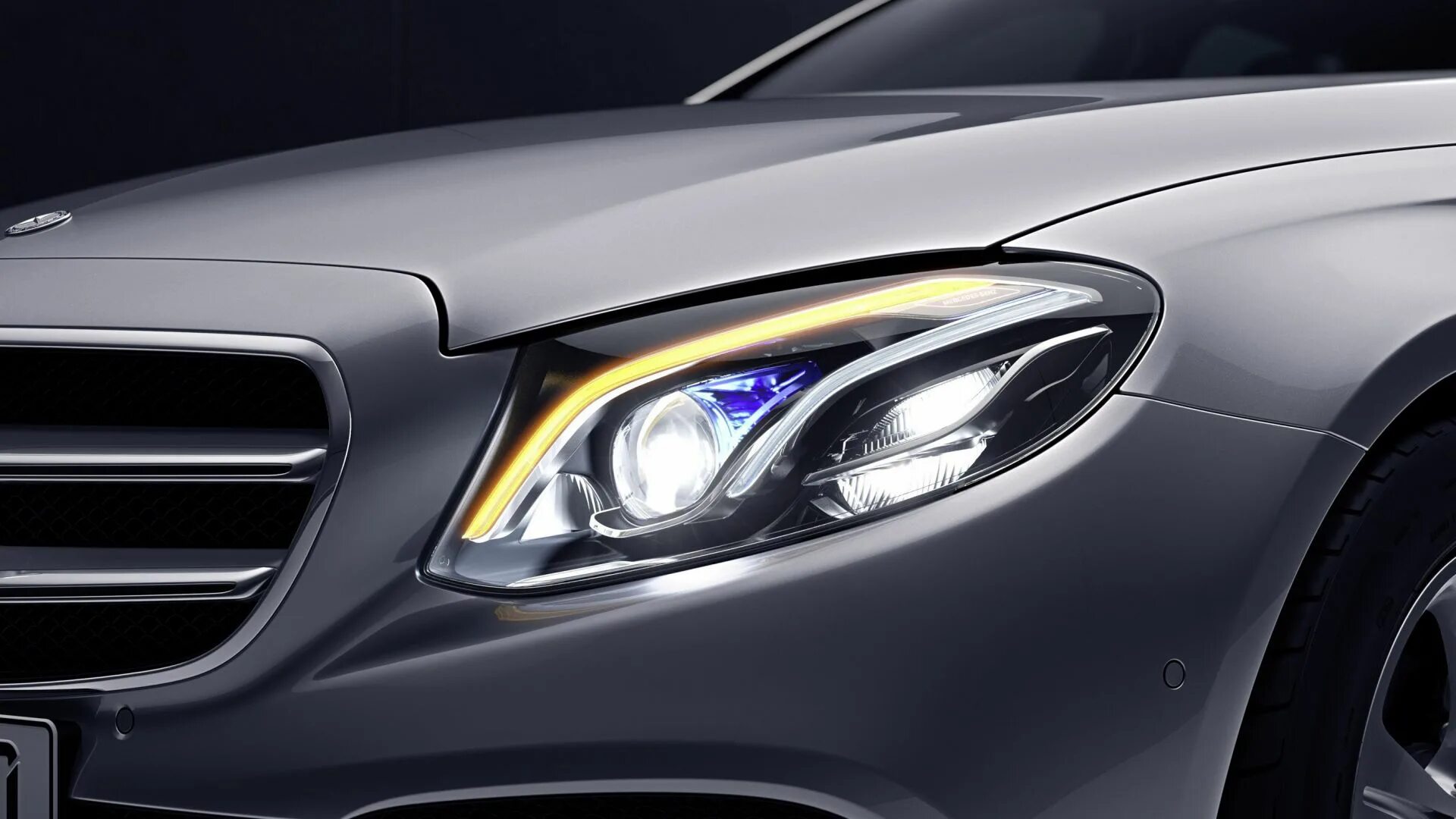 Mercedes amg фары. Фара mercedes s63 amg. Mercedes e63 headlights. Мерседес е63 амг в темноте. Amg gt фары.