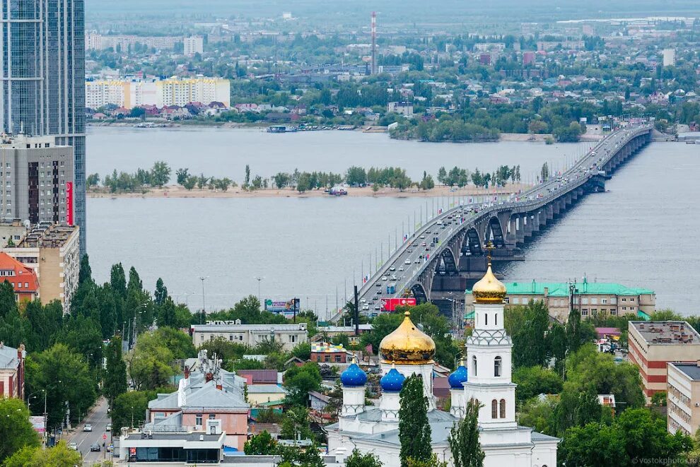 Летом были в саратове. Город Саратов Саратовская область. Саратов город на Волге. Столица Саратовской области. Саратов столица чего.