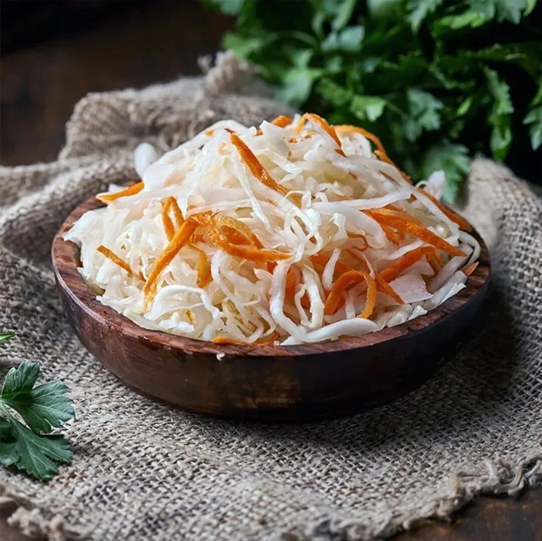 Красивая квашеная капуста. Квашеная капуста кочанами. Красивая квашеная капуста. Молоканская капуста. Капуста кисло сладкая.
