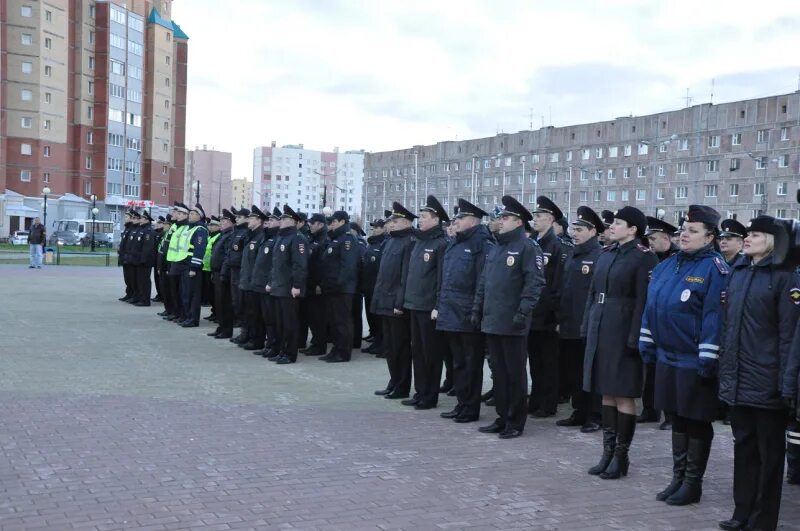 Участковый новый уренгой. Полиция новый Уренгой. Новый Уренгой сотрудники полиции. Полиция новый Уренгой здание. Уренгойская милиция.