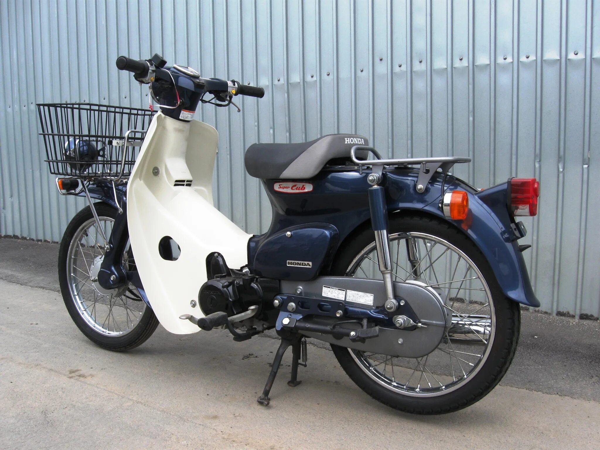 Хонда каб 50 купить. Honda super Cub 50. Мопед Honda super Cub 50. Honda Cub 50. Honda super Cub.