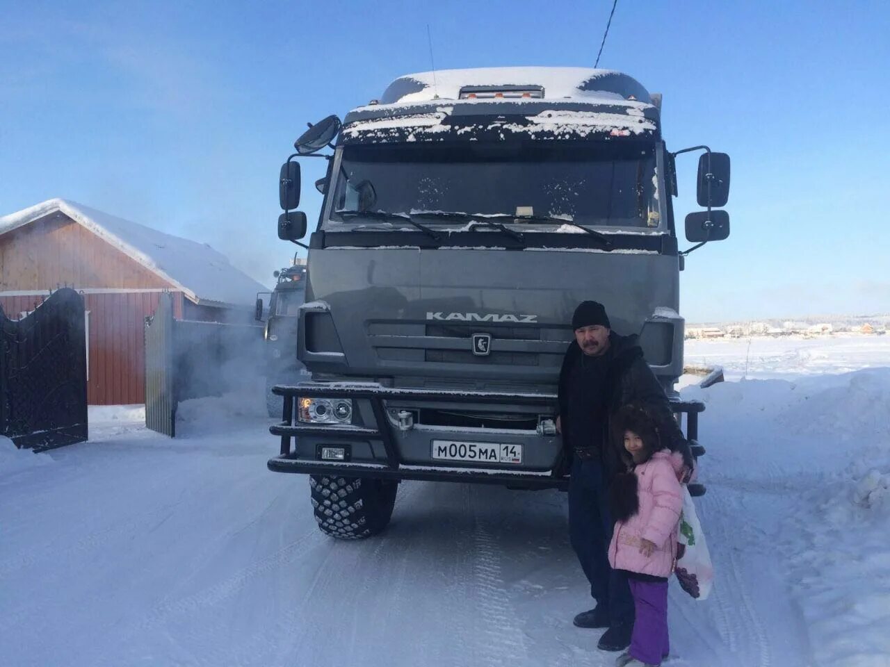 Груз в якутию. Дальнобойщики якутии. якутские камазы. грузовики в якутии. якутия фуры.