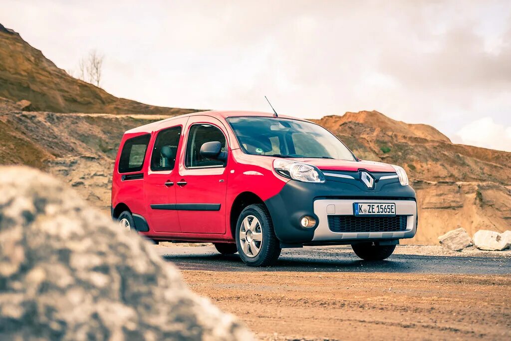Идеальный слиппер: старый фургон Renault Kango оснастили 200-сильным мотором от 