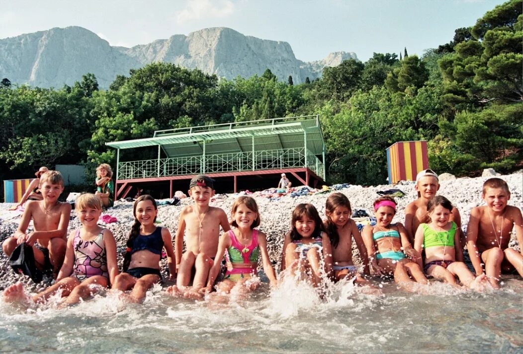 Детский лагерь им. Комарова в Форосе. Лагерь Форос в Крыму. Пионерский лагерь в Форосе Крым. Пионерский лагерь Южный Крым. 1 прославится сразу на весь лагерь