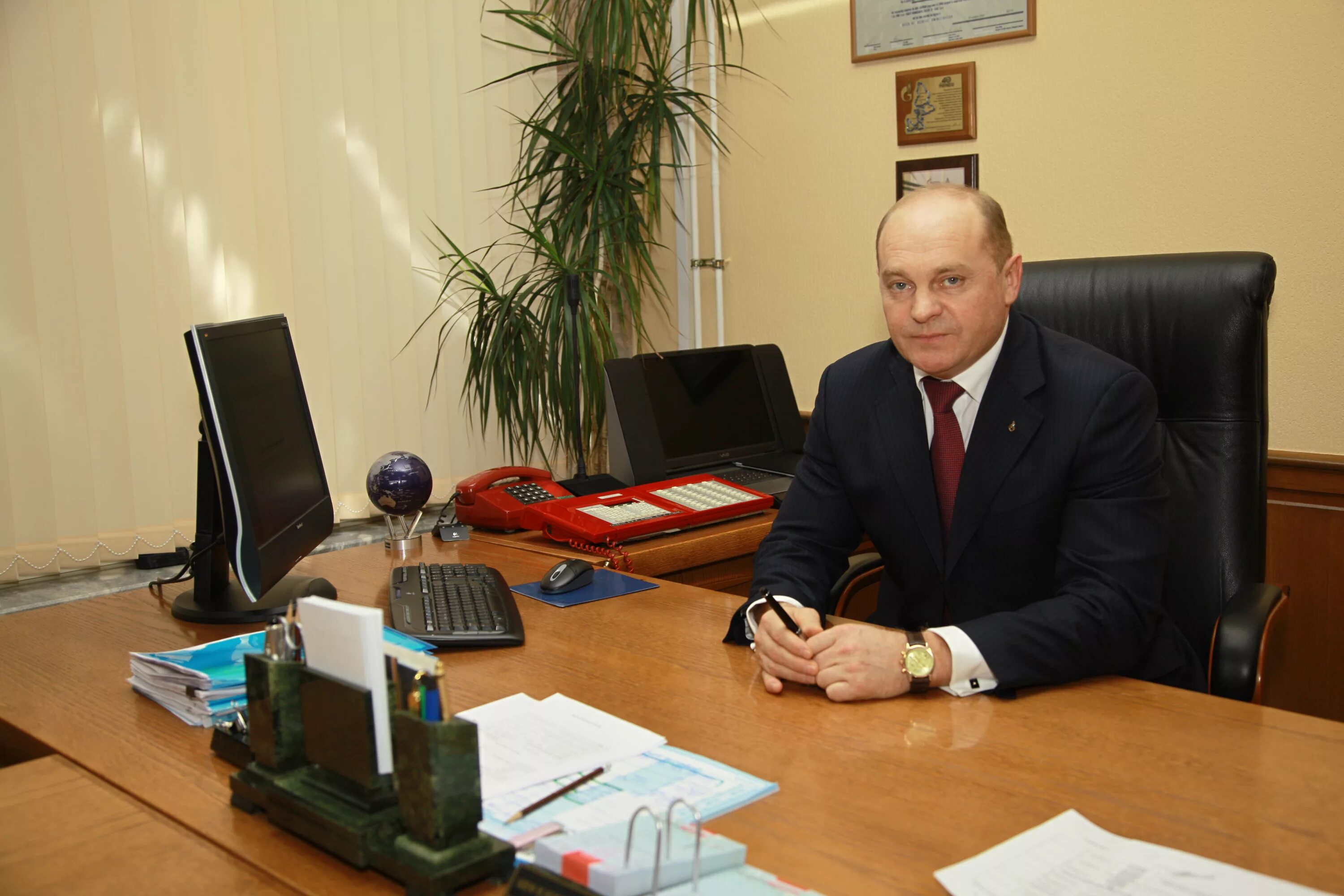 Генеральный директор югорска. В югорске новый директор газпром. Генеральный директор югорска. Петр созонов югорск. Генеральный директор югорска.