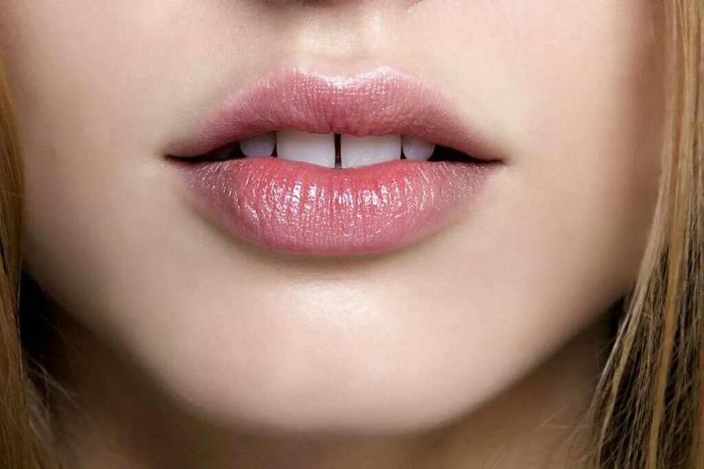 Губы девушки без помад. Красивые женские губы. Губы без помады. Губы девушки без помад. Красивые пухлые губы.