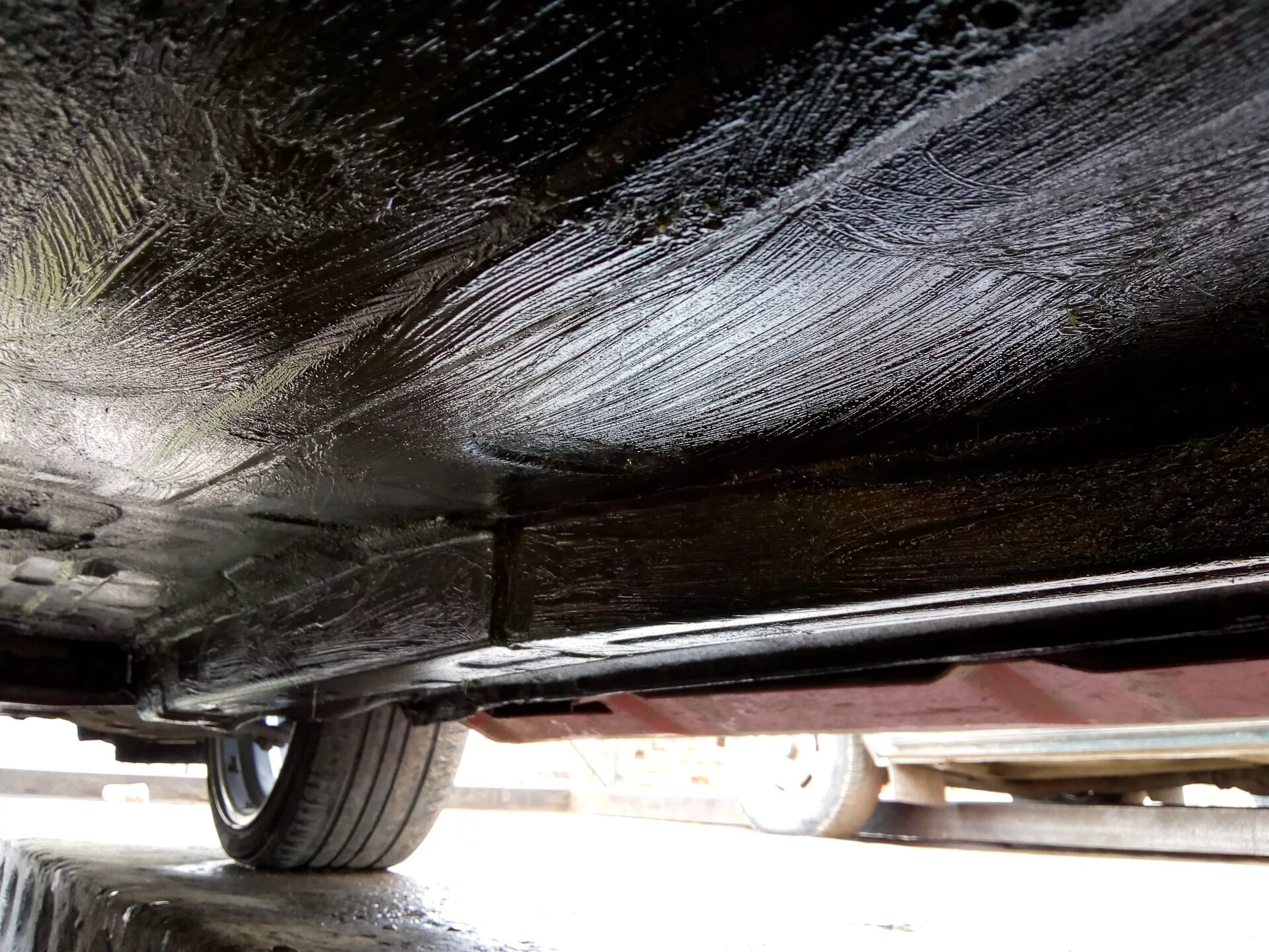 Как обработать днище от коррозии. Антикор для днища автомобиля body 930 underbody. днище альтеза антикор. антикор днища газ 31105. днище авенсис 2 рестайлинг антикор.
