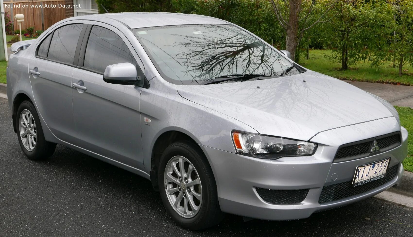 Мицубиси 2009 года. Mitsubishi lancer 1.8 2011г. митсубиси лансер 2009 2011. мицубиси лансер 1.8. мицубиси лансер rx.
