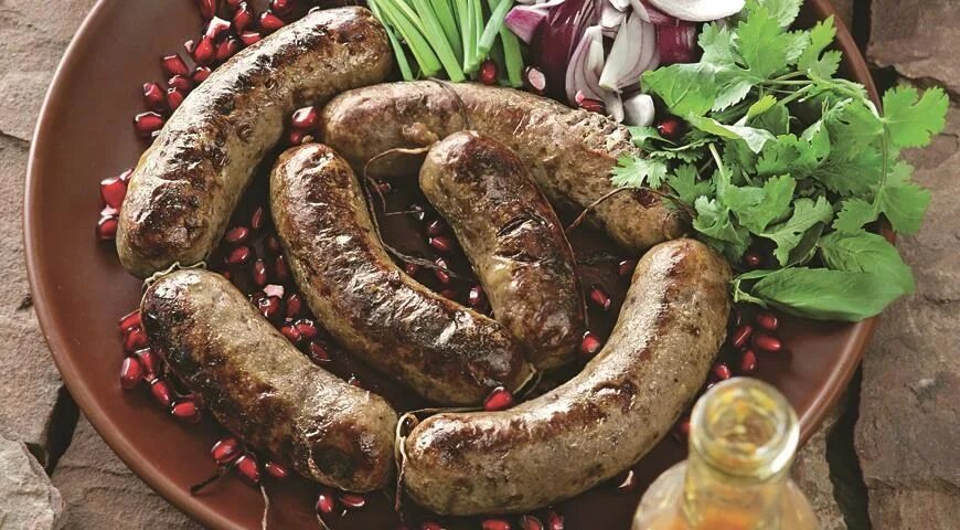 Купаты колбаски сырые. Купаты. Колбаски купаты. Купаты из говядины рецепт. Купаты чоризо.