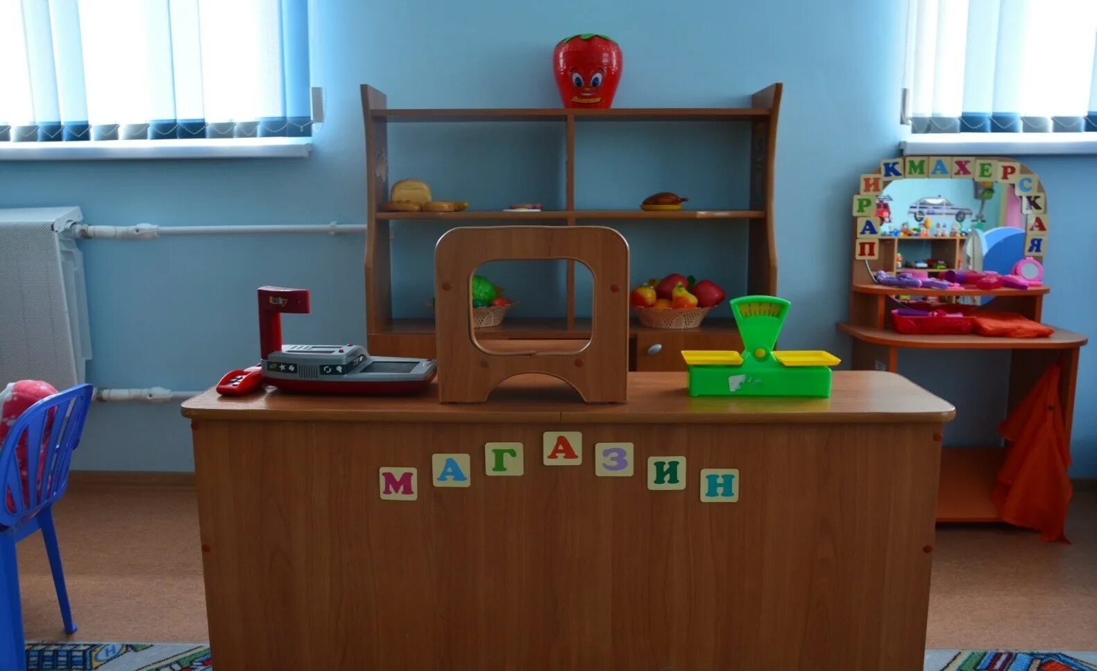 Уголки в детском саду. Центр сюжетно-ролевой игры в доу. Кукольный уголок в детском саду. Уголки сюжетных игр в детском сад. Уголок сюжетно-ролевых игр.