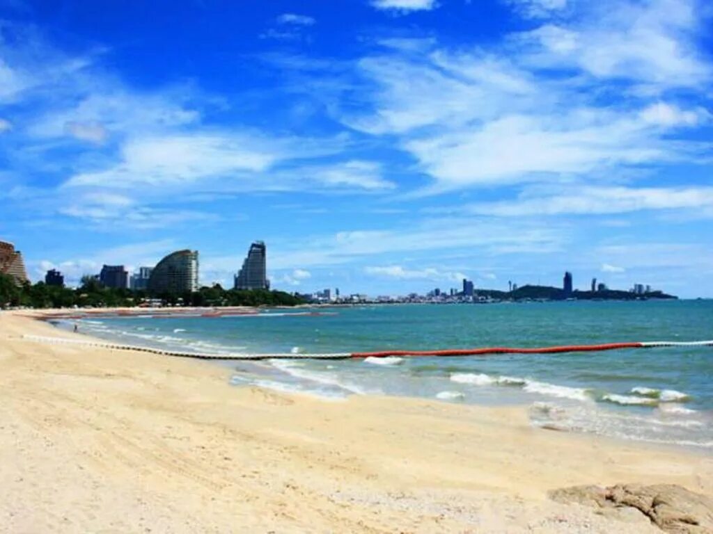 Пляжи на севере паттайи. Пляжи на севере паттайи. Wongamat beach паттайя. Пляжи на севере паттайи. Пляж наклуа паттайя.