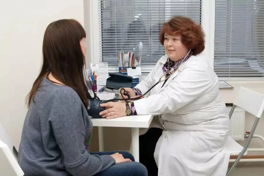 диспансеризация и профилактические осмотры. диспансеризация взрослого населения. диспансеризация плакат. кардиолог. медицинский центр профилактические осмотры.