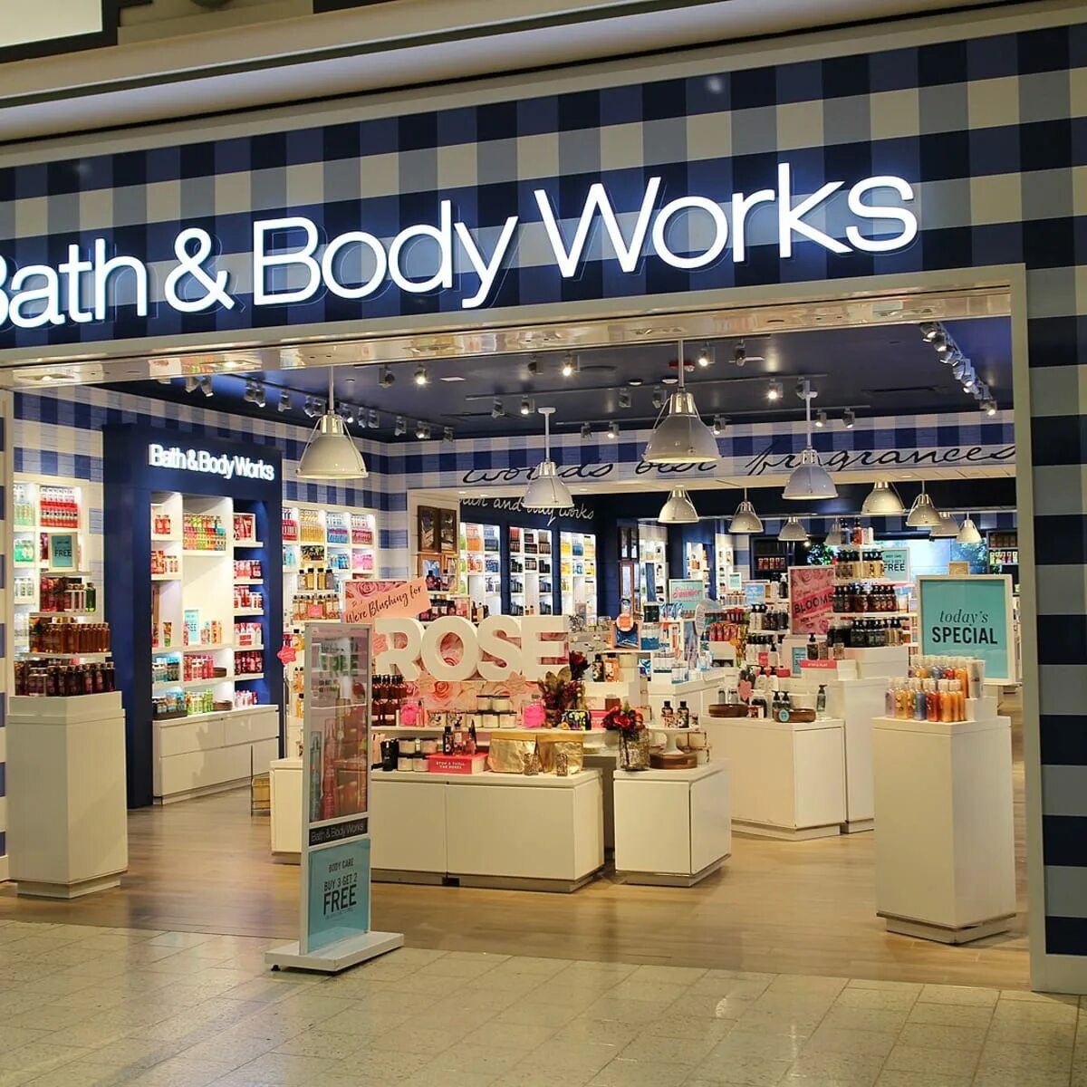 Bath&body works ташкент. Баф энд боди воркс. Bath body works магазины. Баф энд боди воркс. Боди воркс.