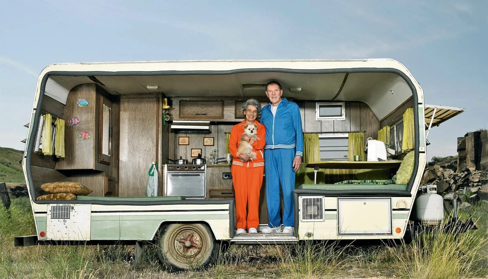 M2 rv motorhome freightliner. прицеп caravisio caravan. выпуски трейлеры. выпуски трейлеры.