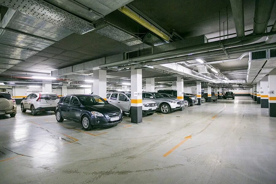 подземная стоянка. навигация в подземном паркинге. подземный паркинг. подземный паркинг москва сити. подземный паркинг москва.