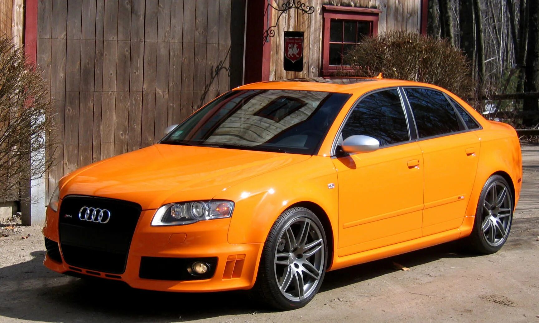 Купить ауди а4 б. Audi rs4 b6. Ауди а4 б7 желтая. Audi a4 b6. Audi a4 оранжевая.