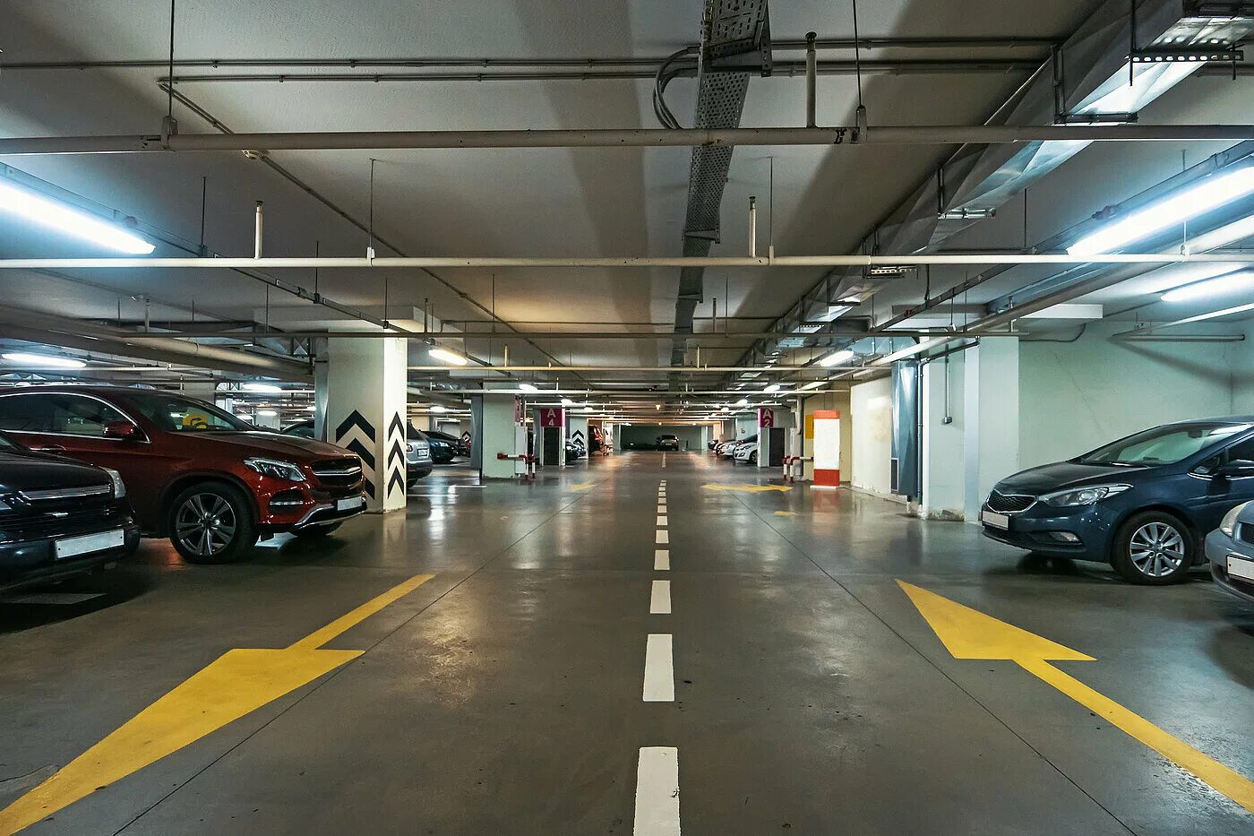 Парковка it was man. City centre parking is expensive and. Парковка. Подземная стоянка. Паркинг парк победы.
