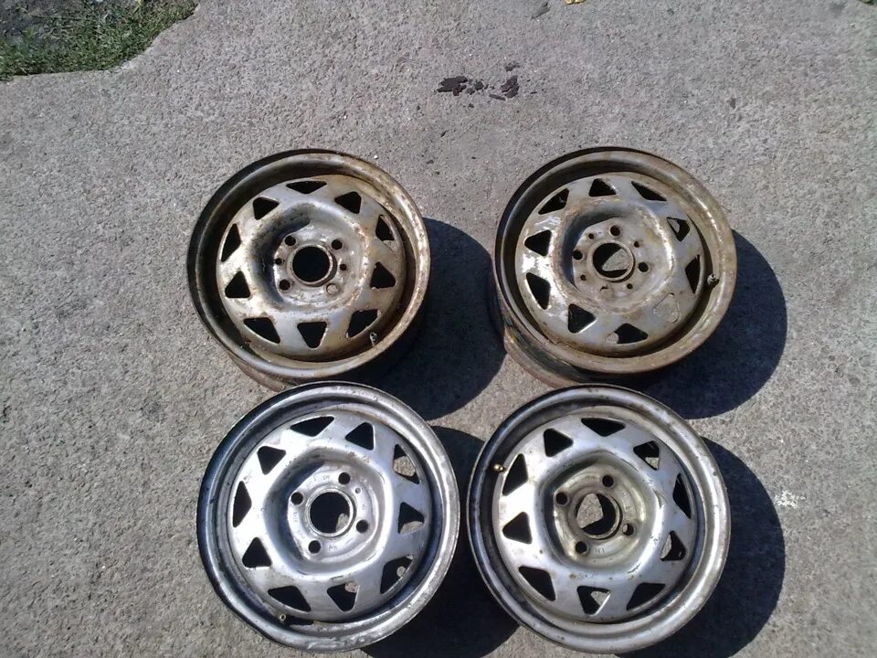 Структурные штампованные диски 4х100. Штамповка 4 100. Диски mangels 4х98. Deep dish диски 4х108 штампы развертки. Штампы р15 4х100 на ланос.