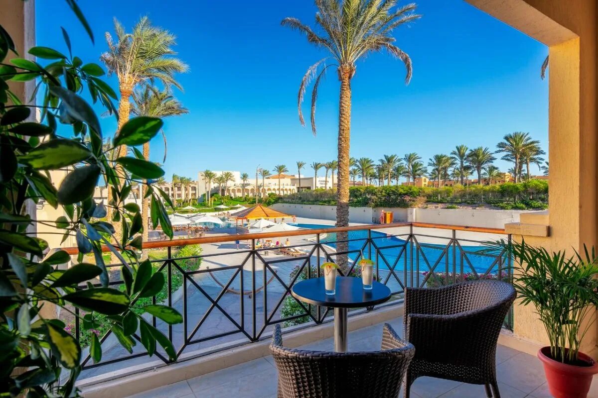 Cleopatra шарм эль шейх. Отель cleopatra luxury resort 5*. cleopatra luxury 5 шарм-эль-шейх. cleopatra отель египет. египет клеопатра лакшери.