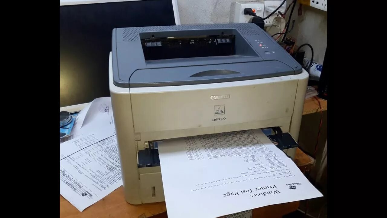 Canon i-sensys lbp3300. Canon 3300 принтер. Canon 3300 принтер. Принтер canon lbp-3300. Canon 3300 принтер.
