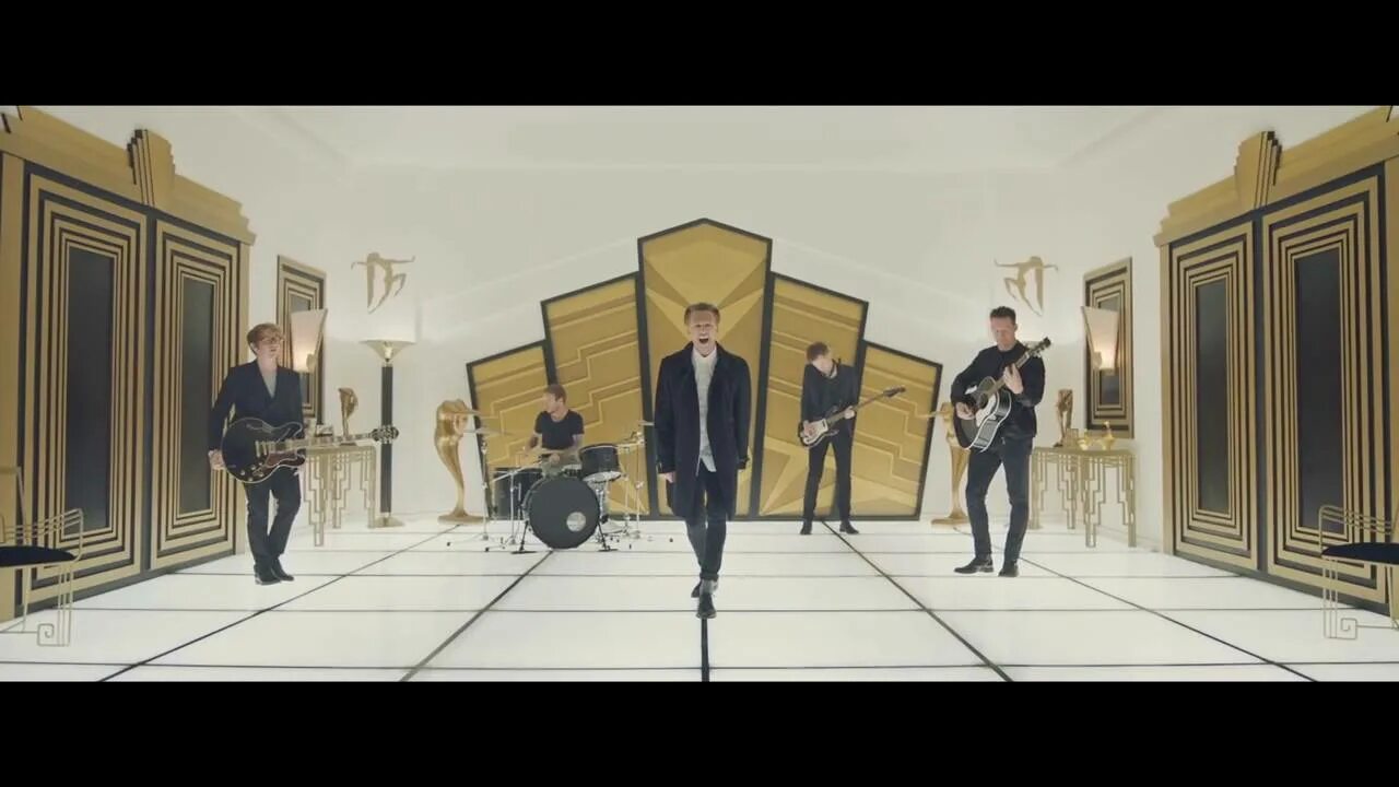 Wherever i go wherever i do. Wherever i go onerepublic. onerepublic west coast. onerepublic клипы. клип с картинами.