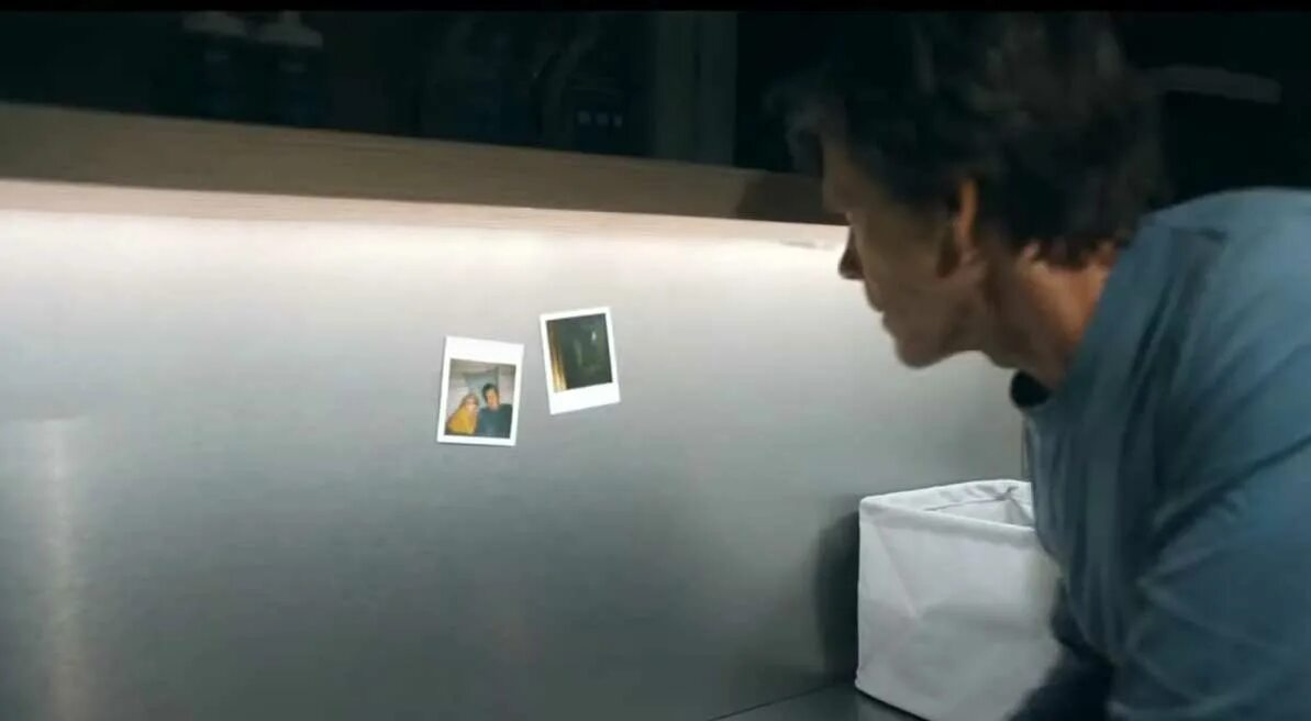 Больше внутри меньше снаружи. Тардис внутри больше чем снаружи. Больше внутри меньше снаружи. Больше внутри меньше снаружи. Кевин бейкон и аманда сейфрид.