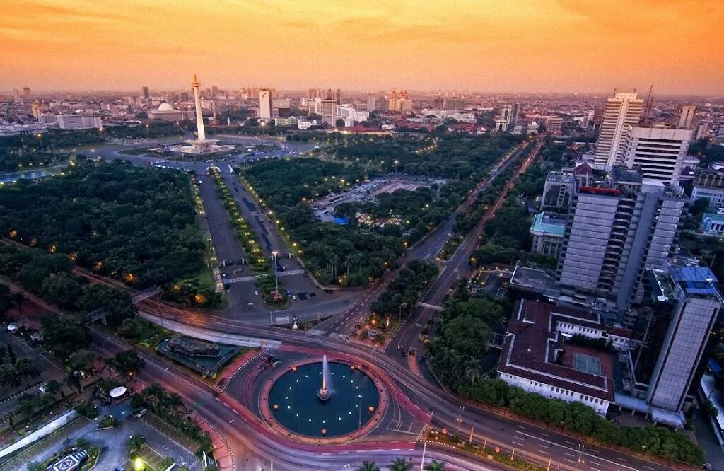 Китай самая большая площадь. Джакарта. Джакарта Индонезия. Джакарта площадь города. Джакарта фото города.