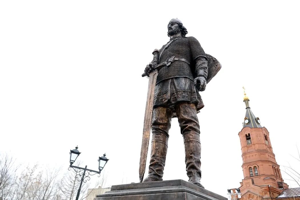 Где памятник александру невскому в нижнем новгороде. Памятник святому благоверному князю Александру Невскому. Памятник Невскому в Кургане.