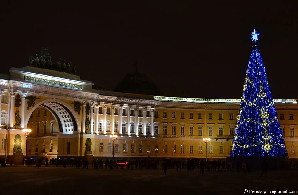 Спб 2015. Дворцовая площадь 2015 год. Дворцовая площадь новый год. Елки в СПБ Гостиный. Гостиный двор Питер зима.