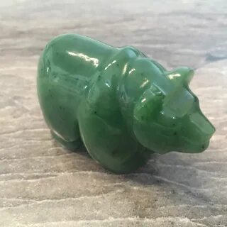 Фигурки из нефрита