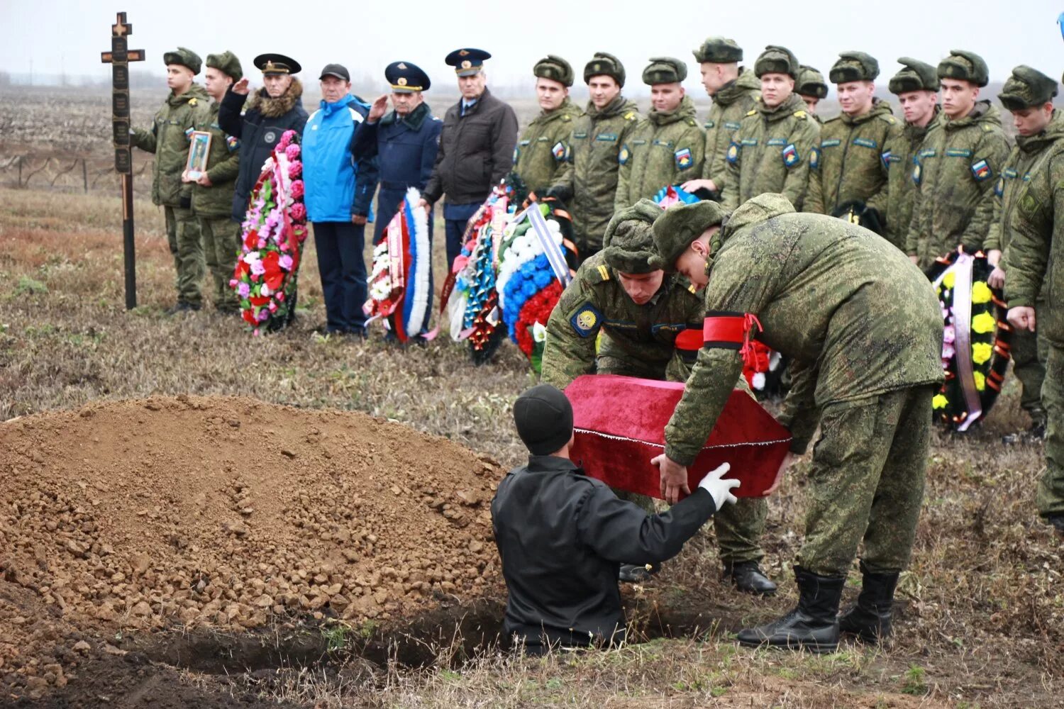 Останки погибших солдат Великой Отечественной войны. Поисковые отряды Великой Отечественной войны. Солдаты Павшие в Великой Отечественной. Умершие в военной операции