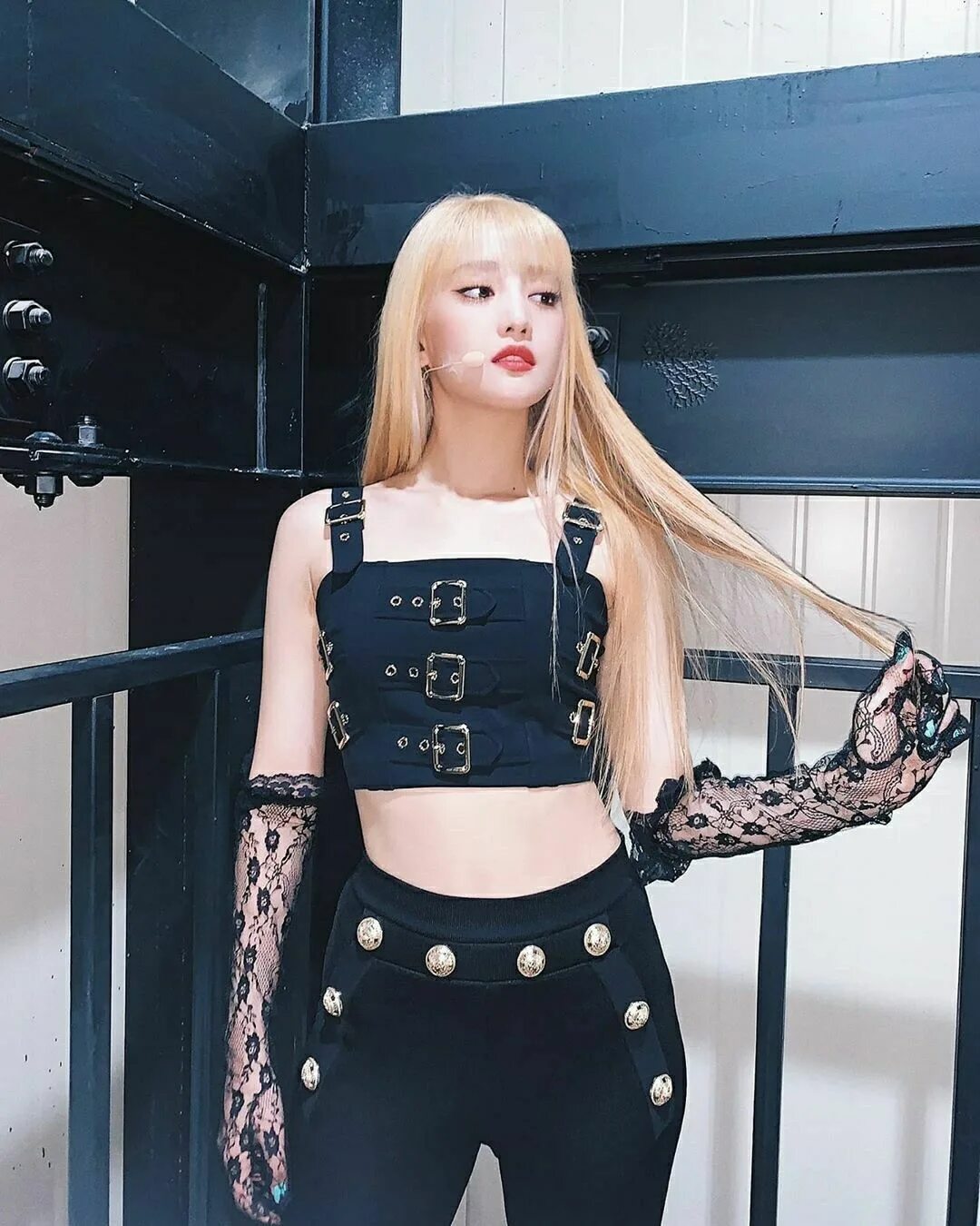 Минни ниша йонтарарак g i-dle. Минни йонтарарак. Мини из джайдл. Группа g i-dle соён. G i dle минни.