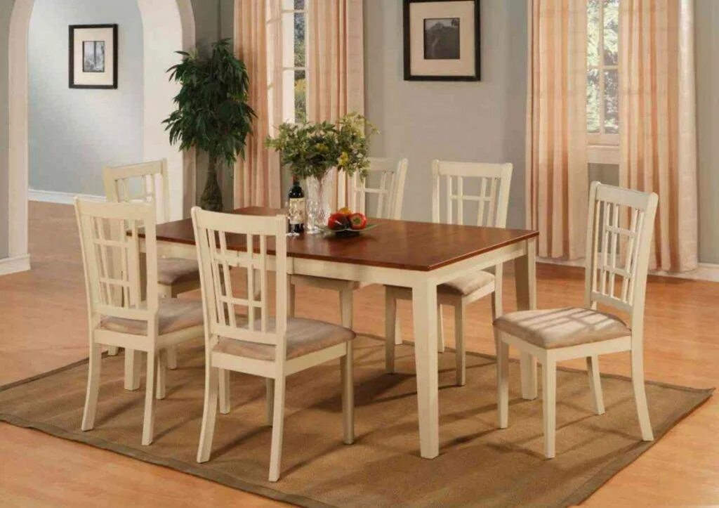 Стол стул где купить. Кухонный стол и стулья. Стулья для столовой. Деревянный стол на кухню. Красивые стулья для кухни.