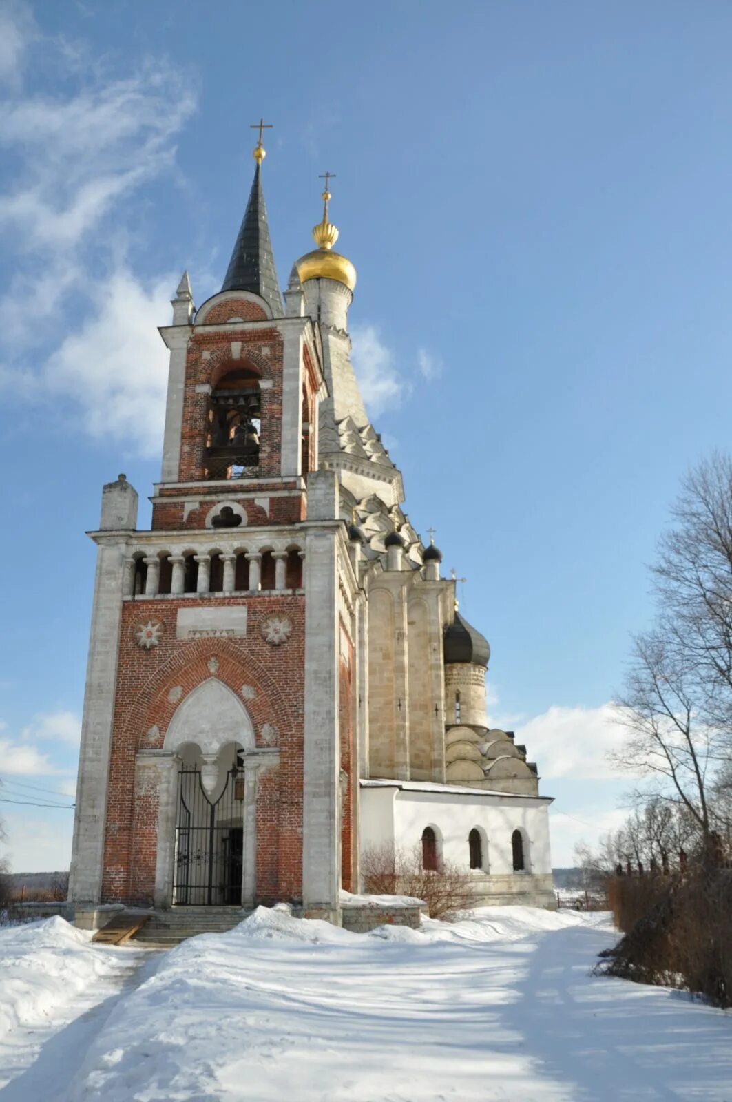 Спасо преображенская церковь в селе остров. Храм преображения господня в селе остров. Преображенская церковь село остров. Храм спаса преображения в селе остров. Преображенская церковь остров молоково.