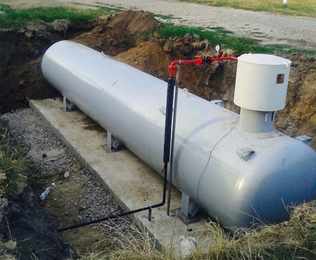 Наземный газгольдер для частного. Наземный газгольдер на 2200л. Газгольдер автономная газификация. Мини-газгольдер 900 литров. Вертикальный газгольдер 2200.