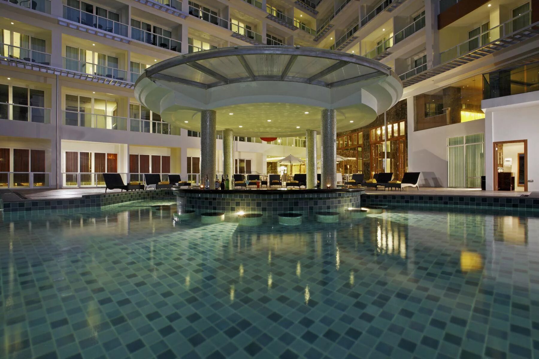 Нова отель отзывы. Centara Nova Паттайя. Centara Nova Hotel & Spa. Centara Nova Hotel & Spa Pattaya. Centara Pattaya Hotel 4.