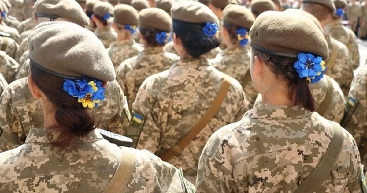 Женщины в армии Украины. Женщины в армии ВСУ. Украинки в армии. Украинские женщины военные.