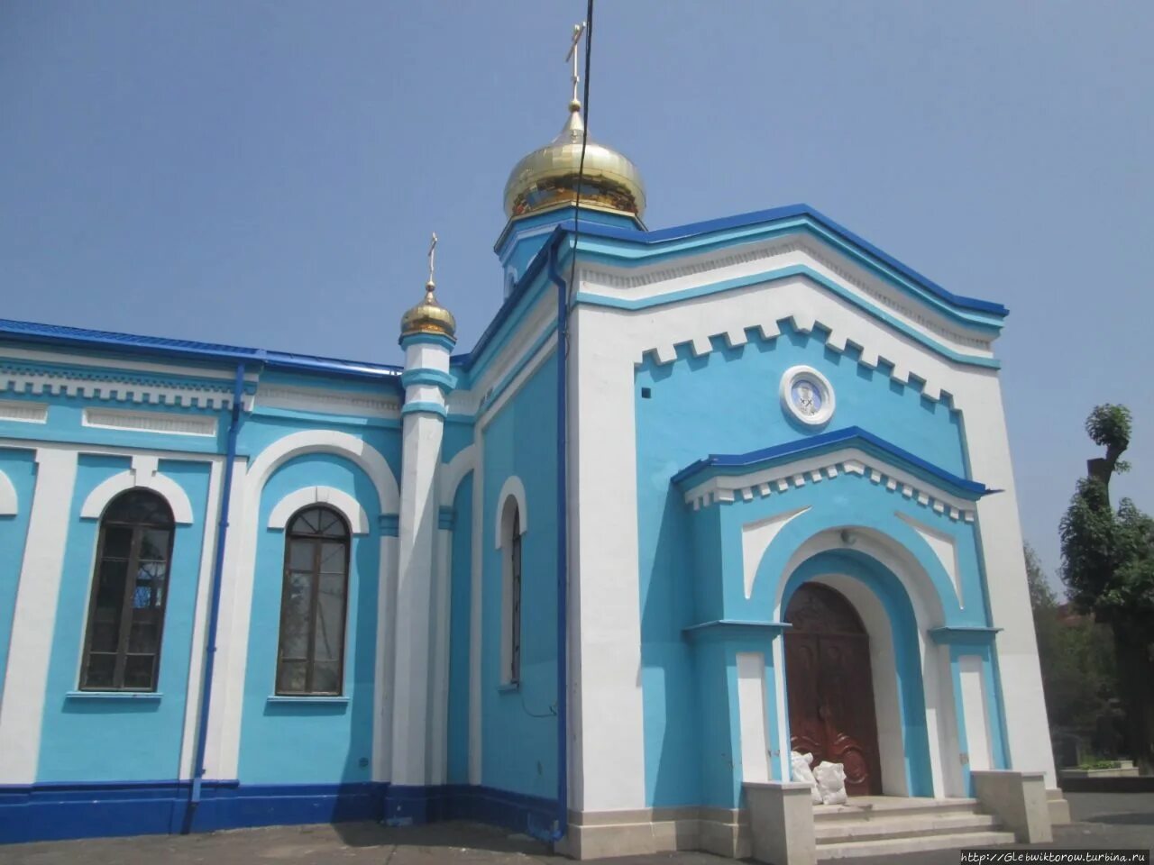 храм рождества богородицы во владикавказе. осетинская церковь рождества пресвятой богородицы. храм рождества пресвятой богородицы г владикавказ. владикавказ храм рождества пресвятой. храм богородицы владикавказ.