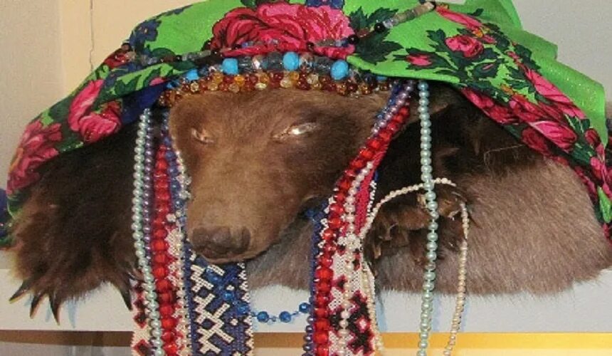 Праздники манси медвежий праздник. Медвежий праздник ханты и манси. Медвежий праздник у нивхов. Медвежий праздник у народов севера. Медвежий праздник ханты.