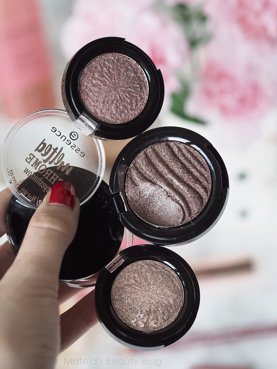 Essence eyeshadow. Essence melted chrome eyeshadow. тени блестящие эссенс. эссенс тени металлик. тени essence metal chrome.
