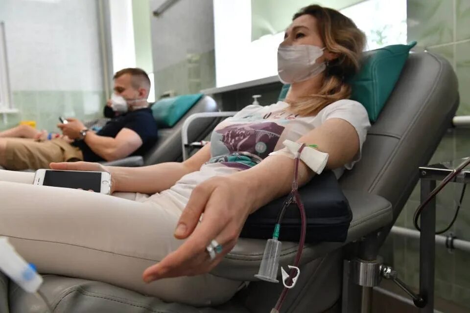 Камеры доноры. Донор. Морозовская детская больница донорство. Донорский центр. Девушка донор фото.