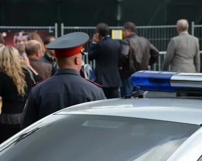 Полицейский угрожал