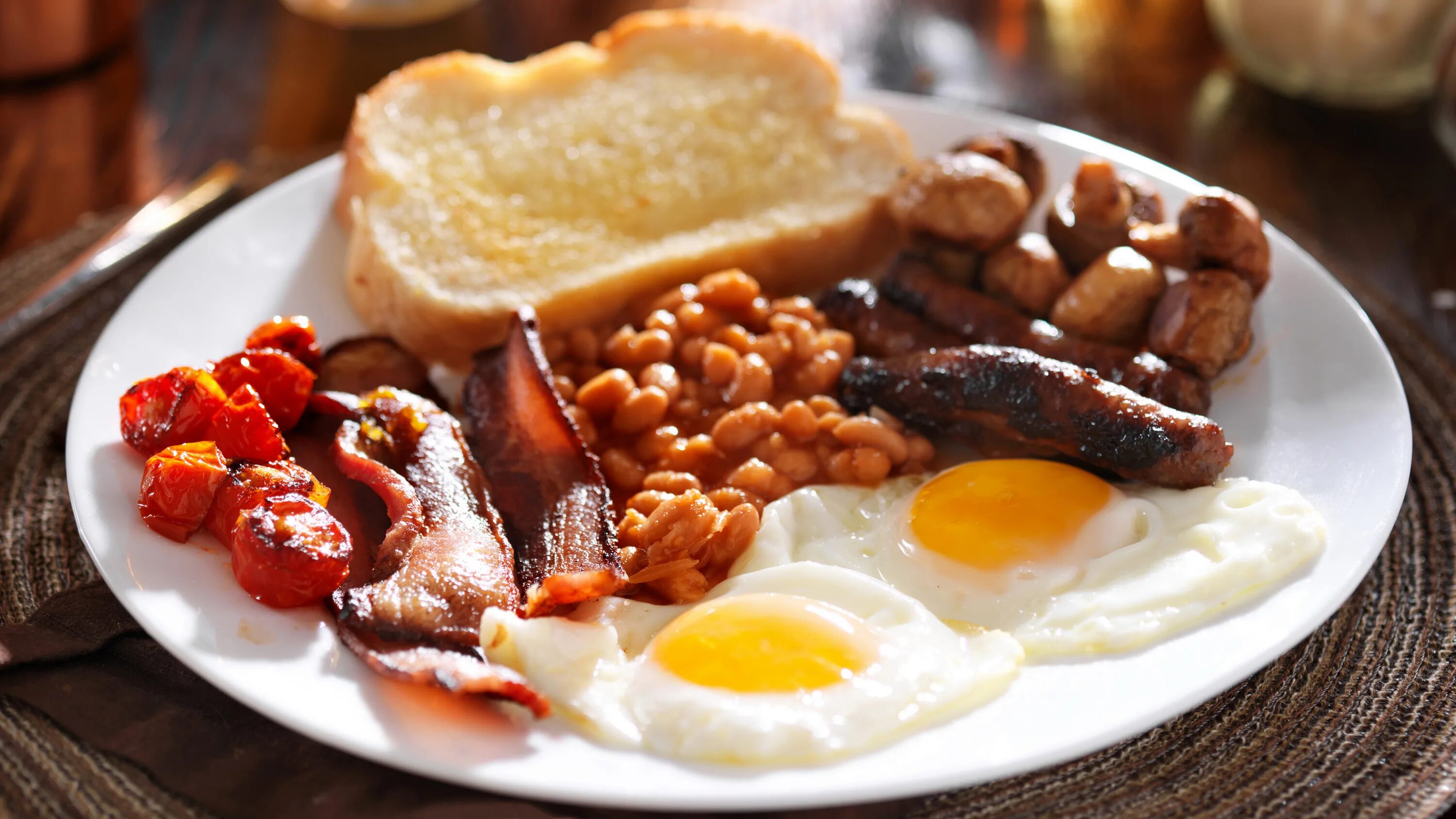 Традиционная английская кухня. Английский завтрак Скрэмбл. Бритиш Брекфаст. Английский завтрак Британия. Традиционный американский завтрак.