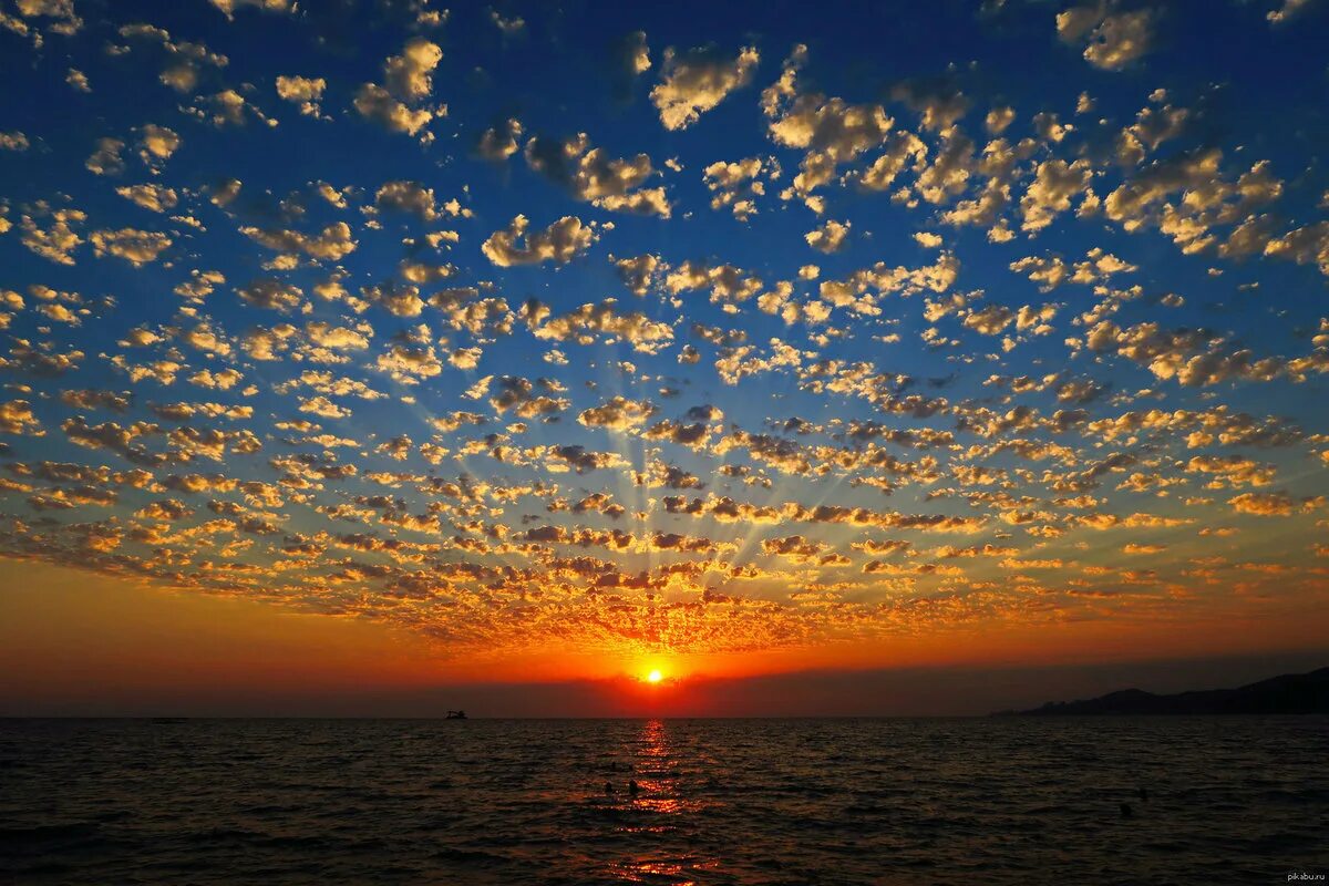 Красивый закат. Закат на море. Небо рассвет. Рассвет на море. Красивое небо с солнцем