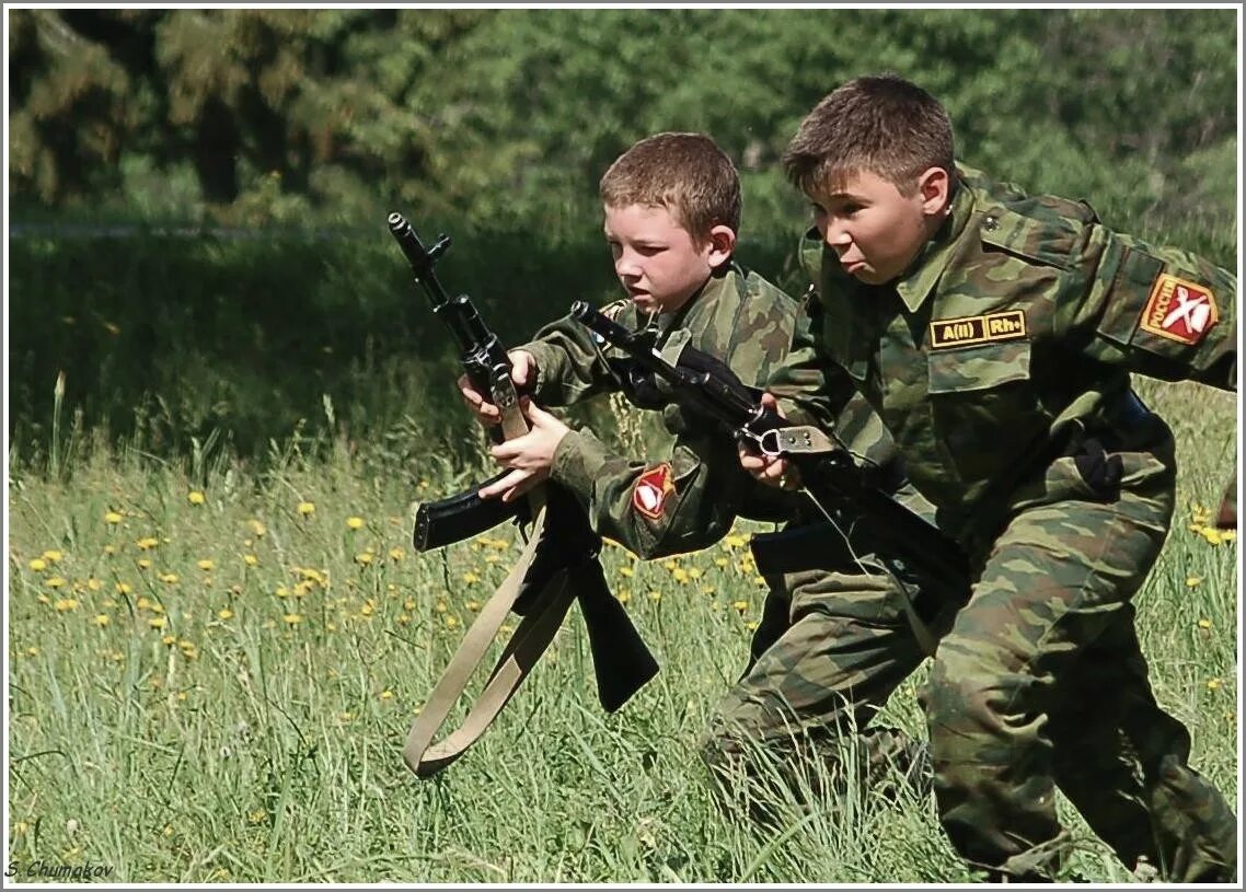 Воспитание военнослужащих. Военно-патриотическое воспитание молодежи. Военный с ребенком. Военные современные дети-.